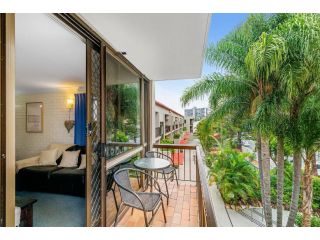 Surfers Paradise- meters from the beach! Apartment, Gold Coast - 3