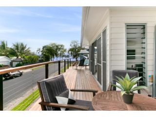 Tropical Beachside Oasis in Clifton Beach Guest house, Palm Cove - 2