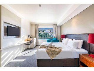 Tropical Dream Stay at The Esplanade with Pool Apartment, Darwin - 1