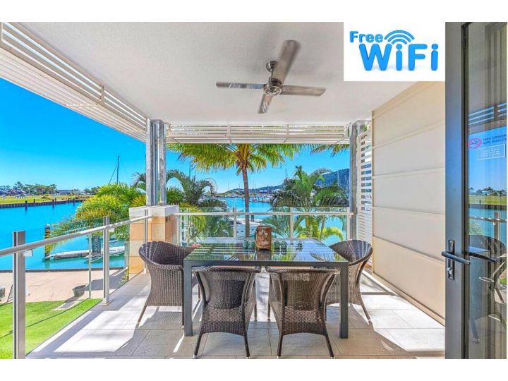 Tropical Marina Lifestyle at The Port of Airlie Apartment, Airlie Beach - imaginea 2
