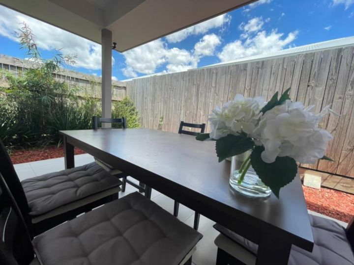 Tropical Ocean Vibe Holiday House in Strathpine Guest house, Queensland - imaginea 6