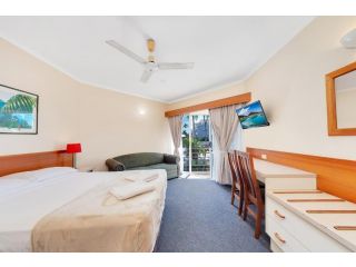 Tropical Queenslander Hotel, Cairns - 4