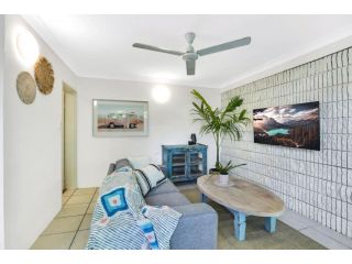 Tropicana Hideaway Apartment, Cairns North - 4