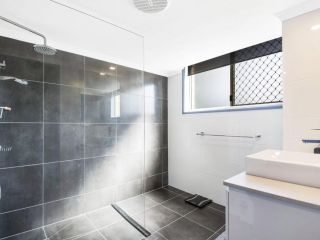 Tugun Beachside Holiday Unit Guest house, Gold Coast - 4