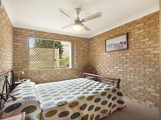 Tumut Unit 1 - Great unit in a central location to beaches, clubs and shopping Apartment, Coolangatta - 3