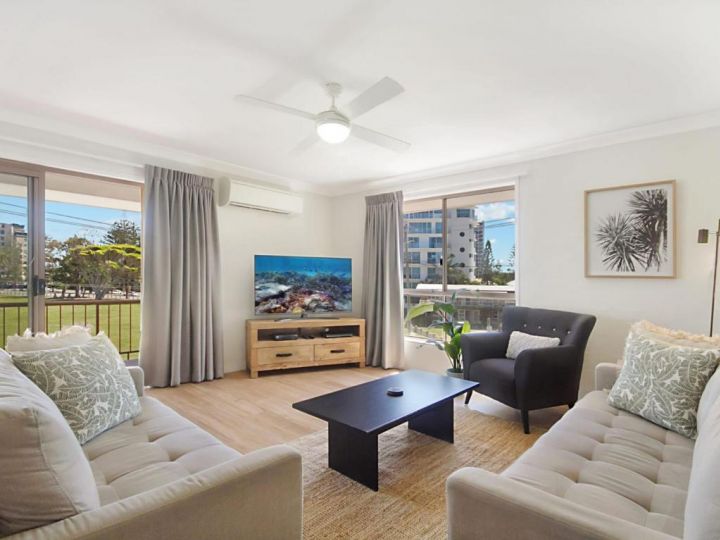 Tumut Unit 2 - Great unit in a central location to beaches, clubs and shopping Wi-Fi included Apartment, Coolangatta - imaginea 1