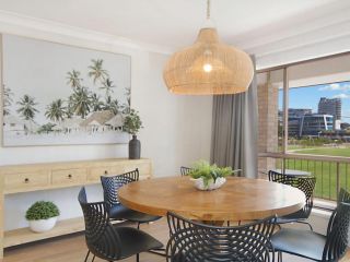 Tumut Unit 2 - Great unit in a central location to beaches, clubs and shopping Wi-Fi included Apartment, Coolangatta - 3