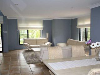 Terrigal Convenience With Indoor Spa and Balcony Guest house, Terrigal - 1