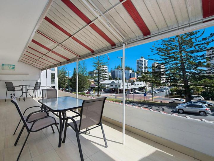 Tweed Paradise Unit 2 - Neat and tidy unit in a great location Apartment, Coolangatta - imaginea 2