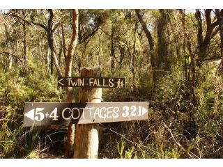 Twin Falls Bush Cottages Guest house, New South Wales - 3