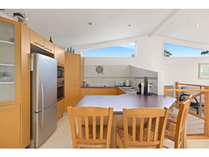 Twin Haven Waterfront Home 5 Minute Drive from Hyams Beach Guest house, Erowal Bay - imaginea 6