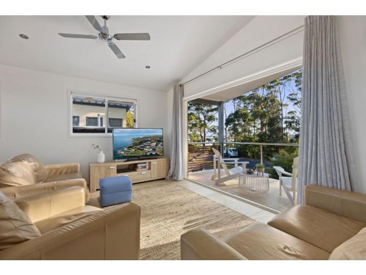 Twin Haven Waterfront Home 5 Minute Drive from Hyams Beach Guest house, Erowal Bay - imaginea 4
