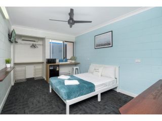 Twin room walking distance to Strand and Stadium! Guest house, Townsville - 5