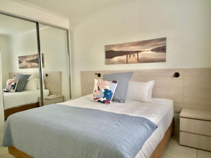 Two Bedroom Swim Out at Lagoons Apartment, Port Douglas - imaginea 10