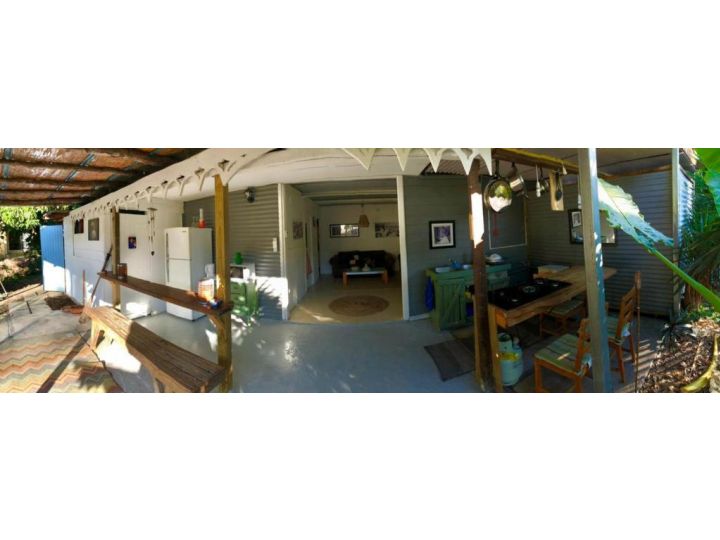Rustica - Tropical holiday retreat Guest house, Cannonvale - imaginea 7