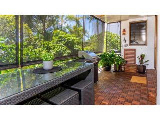 Two Storey Unit With Breathtaking Views Guest house, Queensland - 5
