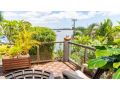 Two Storey Unit With Breathtaking Views Guest house, Queensland - thumb 8