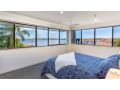 Two Storey Unit With Breathtaking Views Guest house, Queensland - thumb 1