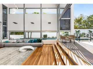 Ultimate light and space, Noosa Heads Guest house, Noosa Heads - 2