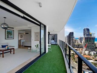 Ultimate Sky Home in Central Broadbeach Apartment, Gold Coast - 4