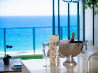 Ultimate Sky Home in Central Broadbeach Apartment, Gold Coast - 3