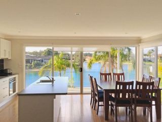Unbeatable Waterfront Location Guest house, Sussex inlet - 2