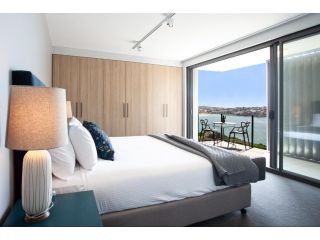Stylish Apartment With Views Over Bondi Beach Apartment, Sydney - 1