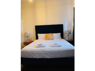 Unique 1 Bedroom Apartment in Perth Apartment, Perth - 2