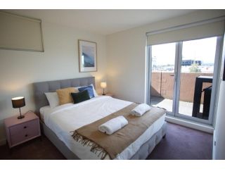 Unique 3B2B apt close to Westfield Doncaster Apartment, Doncaster - 4