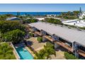 Unit 1 Rainbow Surf - Modern, two storey townhouse with large shared pool, close to beach and shop Guest house, Rainbow Beach - thumb 20