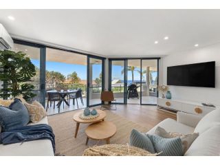 Unit 2 21 Park Cres Modern Stylish apartment Apartment, Sunshine Beach - 5