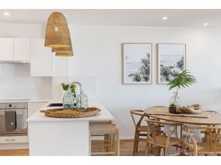 Unit 2 21 Park Cres Modern Stylish apartment Apartment, Sunshine Beach - 1