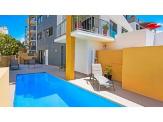 Unit 2 38 On Kings Kings Beach Guest house, Caloundra - 2