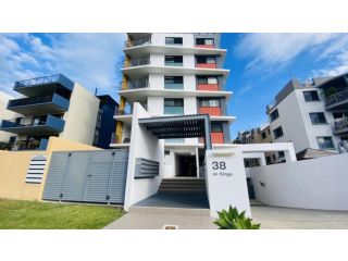 Unit 2 38 On Kings Kings Beach Guest house, Caloundra - 1