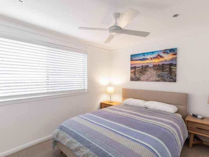 Unit 2 60 Tomaree Road fantastic duplex close to the water Guest house, Shoal Bay - imaginea 8
