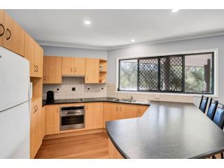 Unit 2 - 6 Indigo Avenue Rainbow Beach Walk to the Beach Guest house, Rainbow Beach - 3