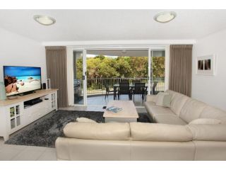 Unit 2 Point Break Apartments, 1-3 Point Arkwright, Linen Incl Apartment, Yaroomba - 2