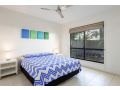 Unit 2 Rainbow Surf - Modern, double storey townhouse with large shared pool, close to beach and shops Guest house, Rainbow Beach - thumb 10