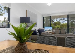 Unit 3 21 Park Generous and Comfortable Beachside Abode Apartment, Sunshine Beach - 3