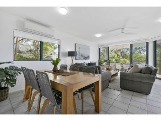 Unit 3 21 Park Generous and Comfortable Beachside Abode Apartment, Sunshine Beach - 4