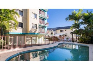 Unit 3 'kings Cove', Kings Beach Guest house, Caloundra - 2