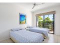 Unit 3 Rainbow Surf - Modern, double storey townhouse with large shared pool, close to beach and shop Guest house, Rainbow Beach - thumb 9