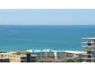 Unit 33 Outlook Caloundra - Stunning Views! Guest house, Caloundra - 2