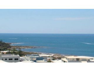 Unit 33 Outlook Caloundra - Stunning Views! Guest house, Caloundra - 1