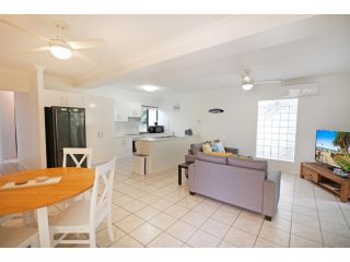 Unit 4 'Pandana Shores', Mudjimba Apartment, Mudjimba - 4