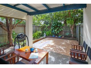 Unit 4 'Pandana Shores', Mudjimba Apartment, Mudjimba - 2