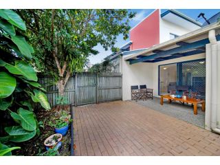 Unit 4 'Pandana Shores', Mudjimba Apartment, Mudjimba - 1