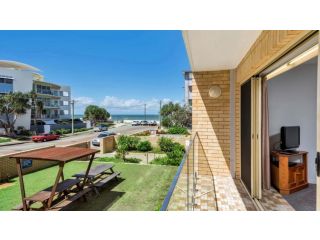 Unit 5 'dulkara' Kings Beach Guest house, Caloundra - 2