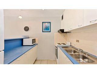 Unit 5 'dulkara' Kings Beach Guest house, Caloundra - 5