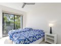 Unit 5 Rainbow Surf - Modern, double storey townhouse with large shared pool, close to beach and shop Guest house, Rainbow Beach - thumb 9